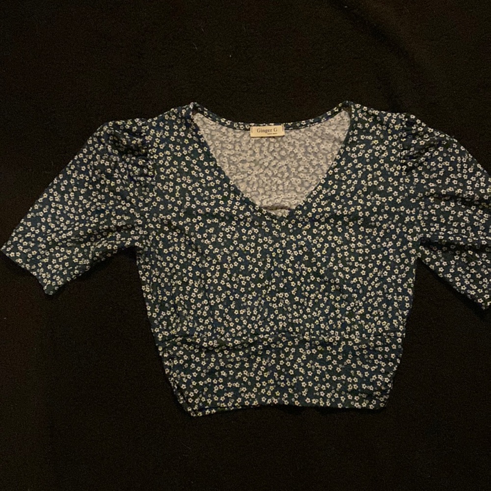 Ginger G flower crop top 🌸